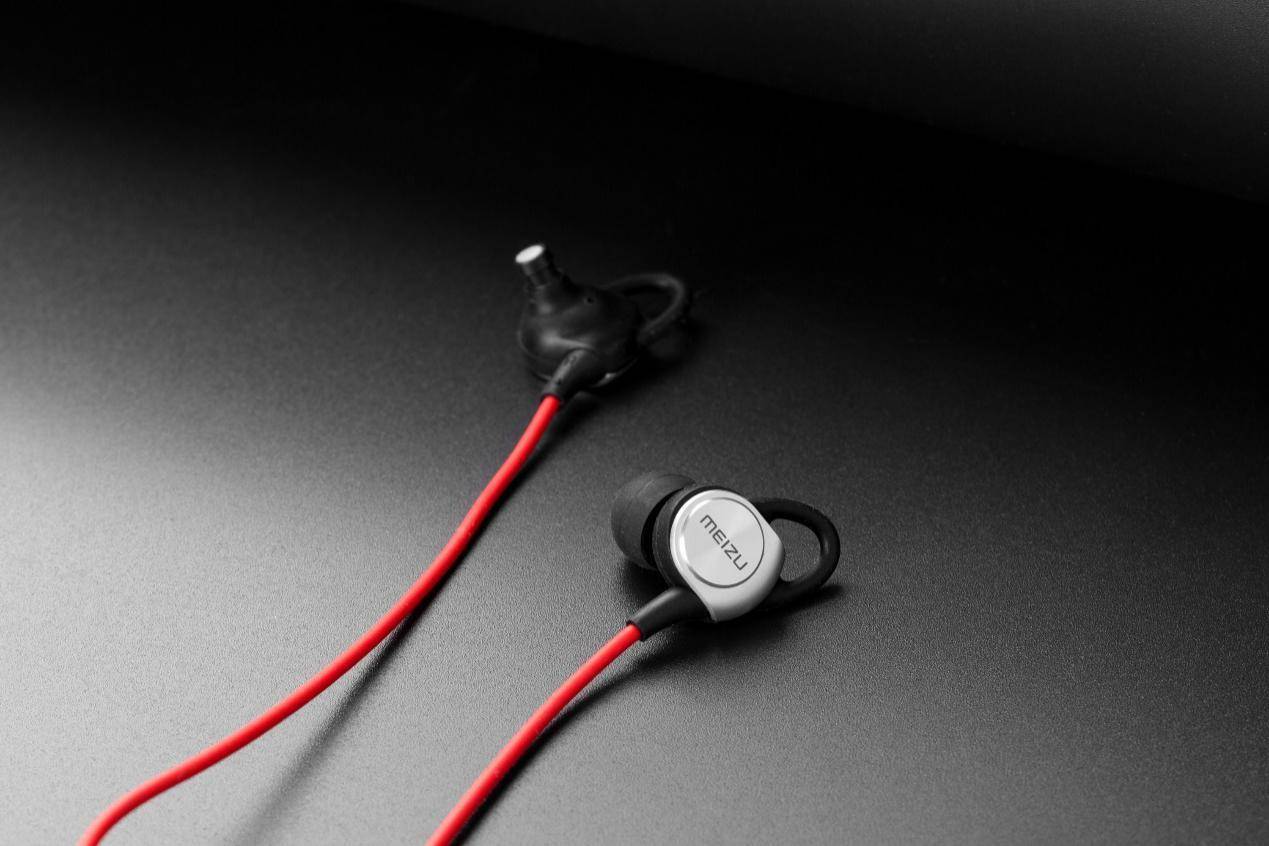 魅蓝EP52开箱全面体验：不敢相信这是一款百元级运动耳机