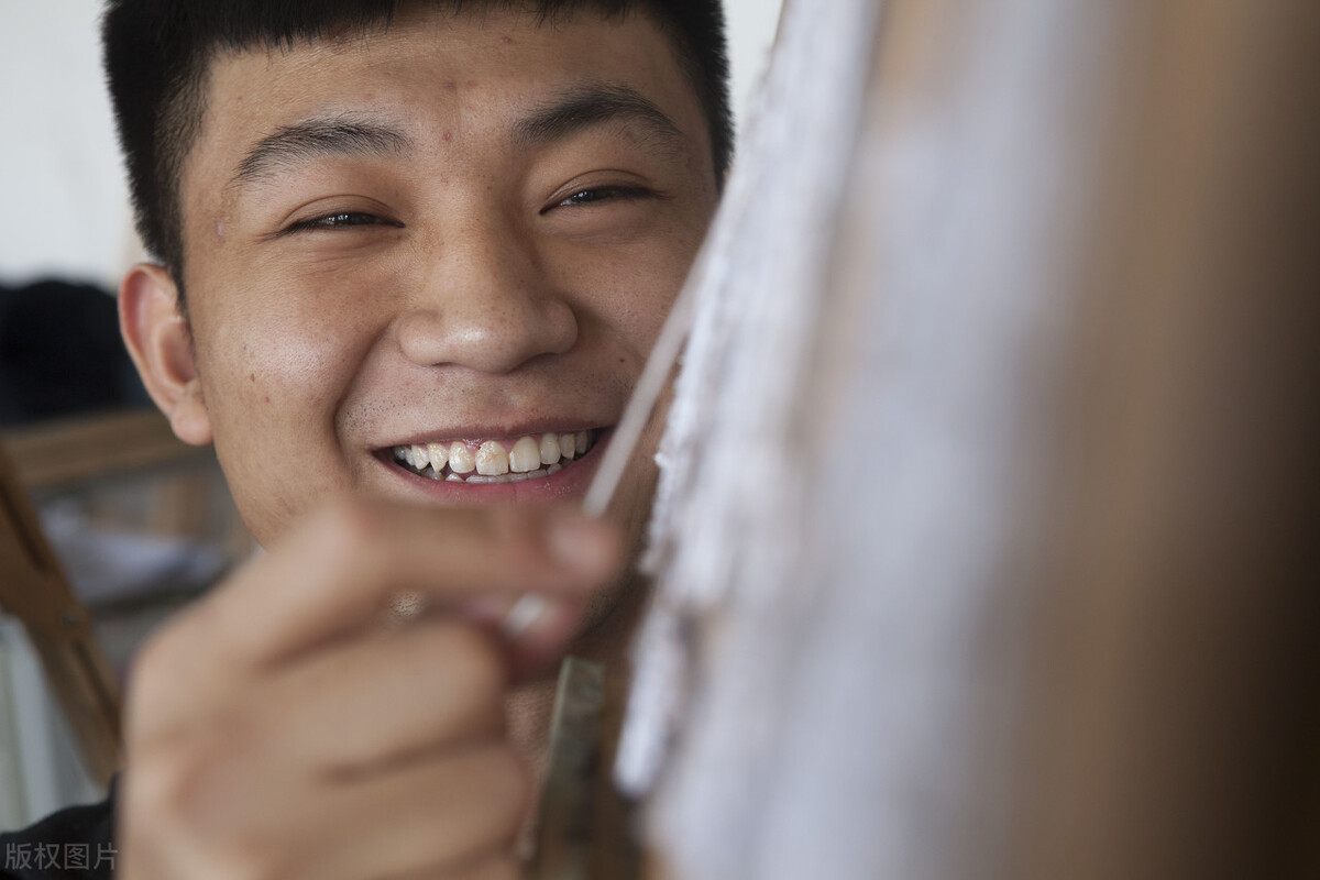 我，95后，放弃工资2150的老师工作，全职画画一年全款买上了车