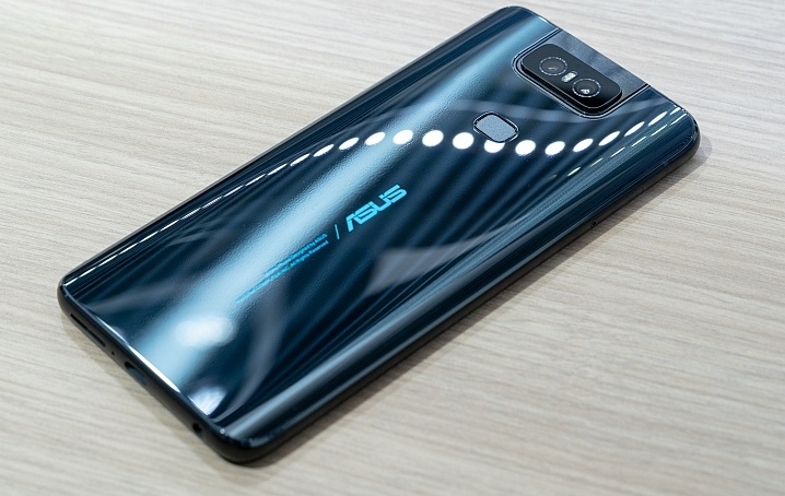 华硕ZenFone 6评测：翻转双摄令人惊艳