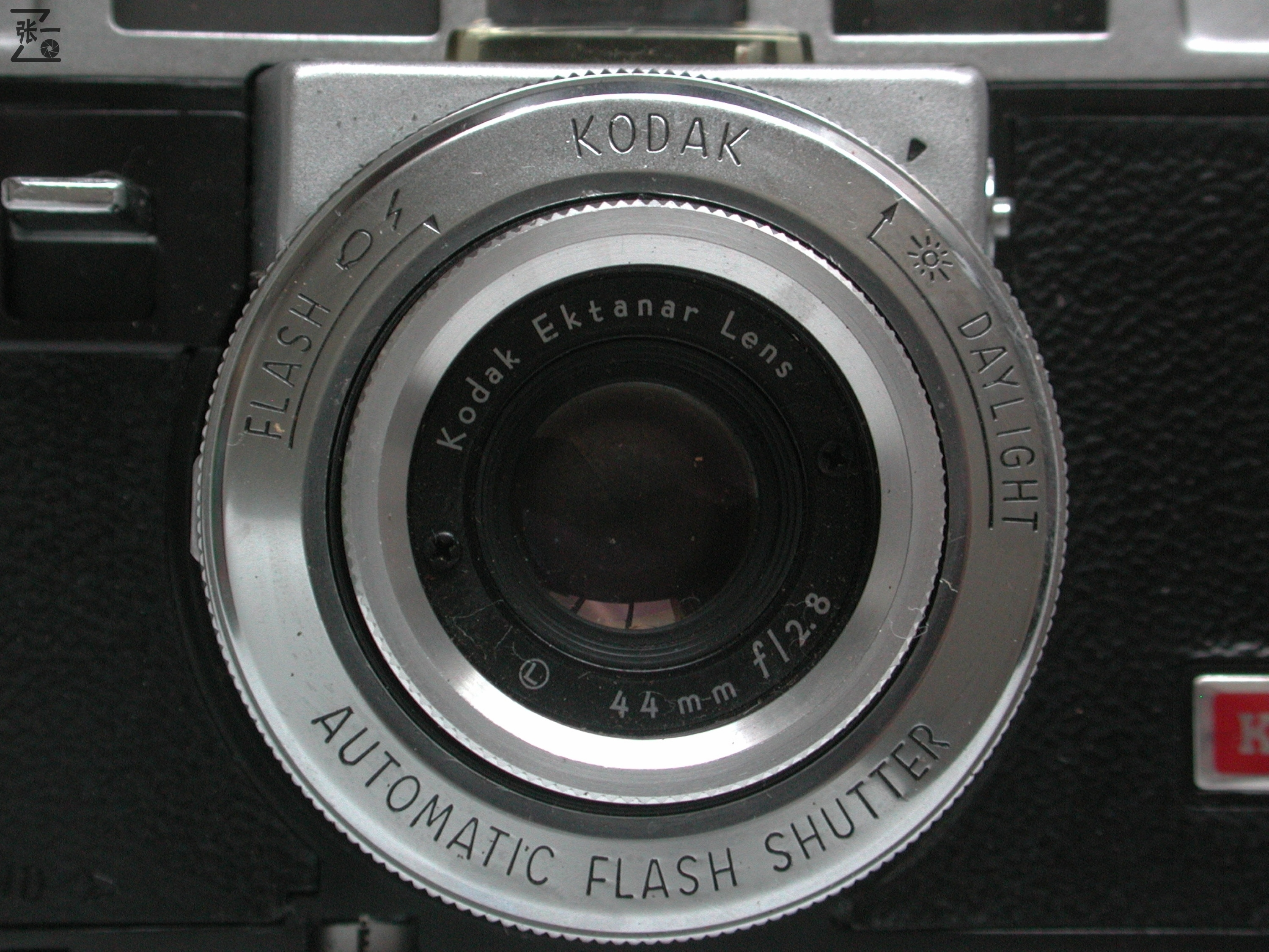 柯达最后一款发条过片的旁轴相机：Kodak Motormatic 35R4