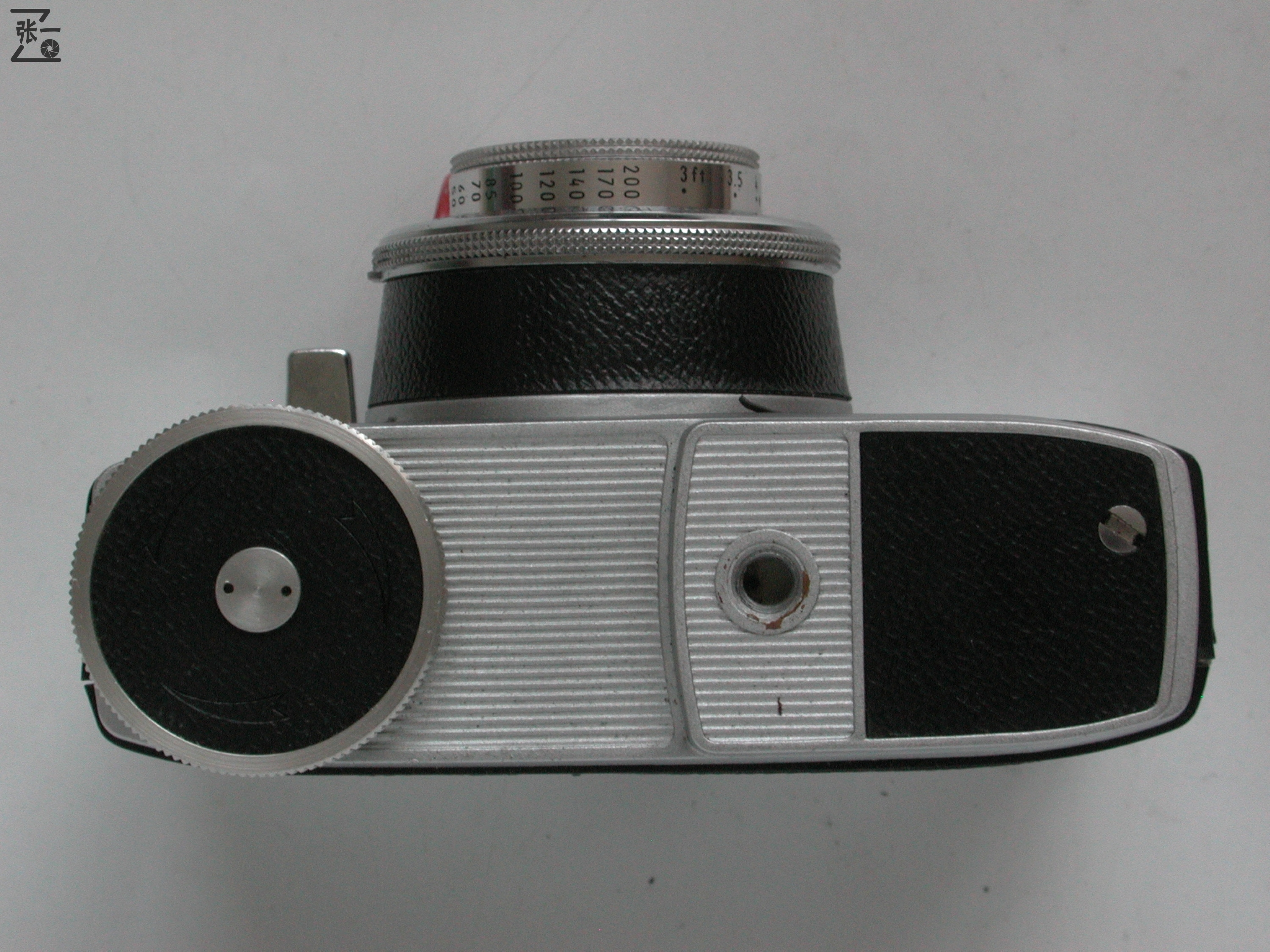 柯达最后一款发条过片的旁轴相机：Kodak Motormatic 35R4