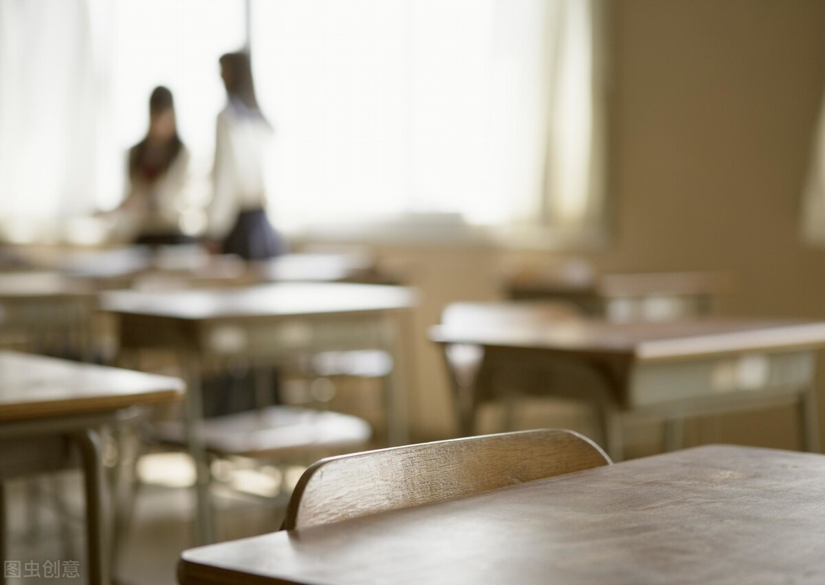 我，95后，放弃工资2150的老师工作，全职画画一年全款买上了车