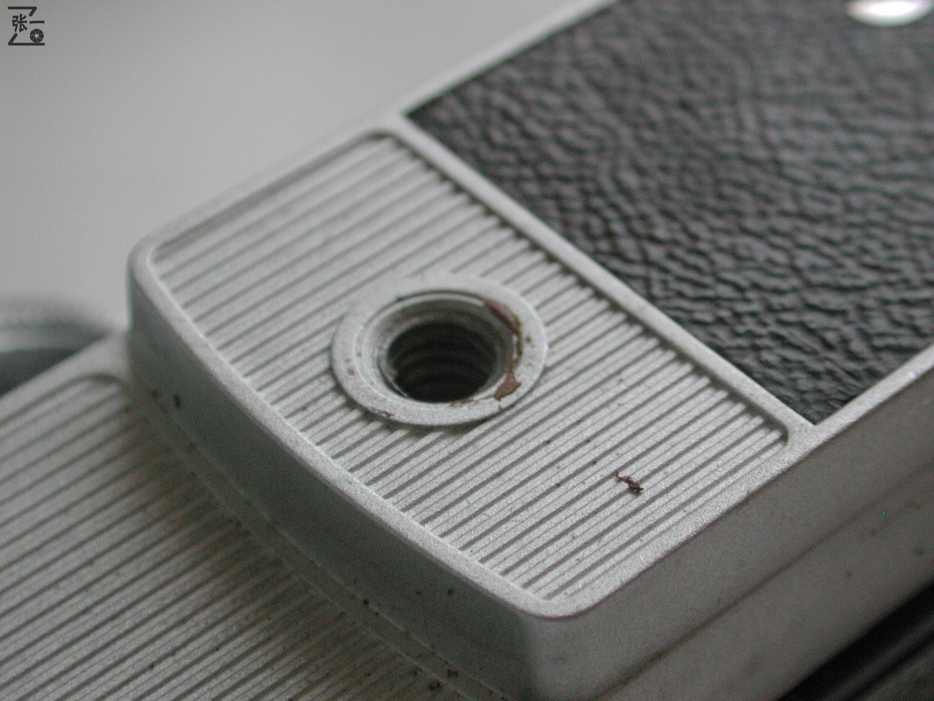 柯达最后一款发条过片的旁轴相机：Kodak Motormatic 35R4