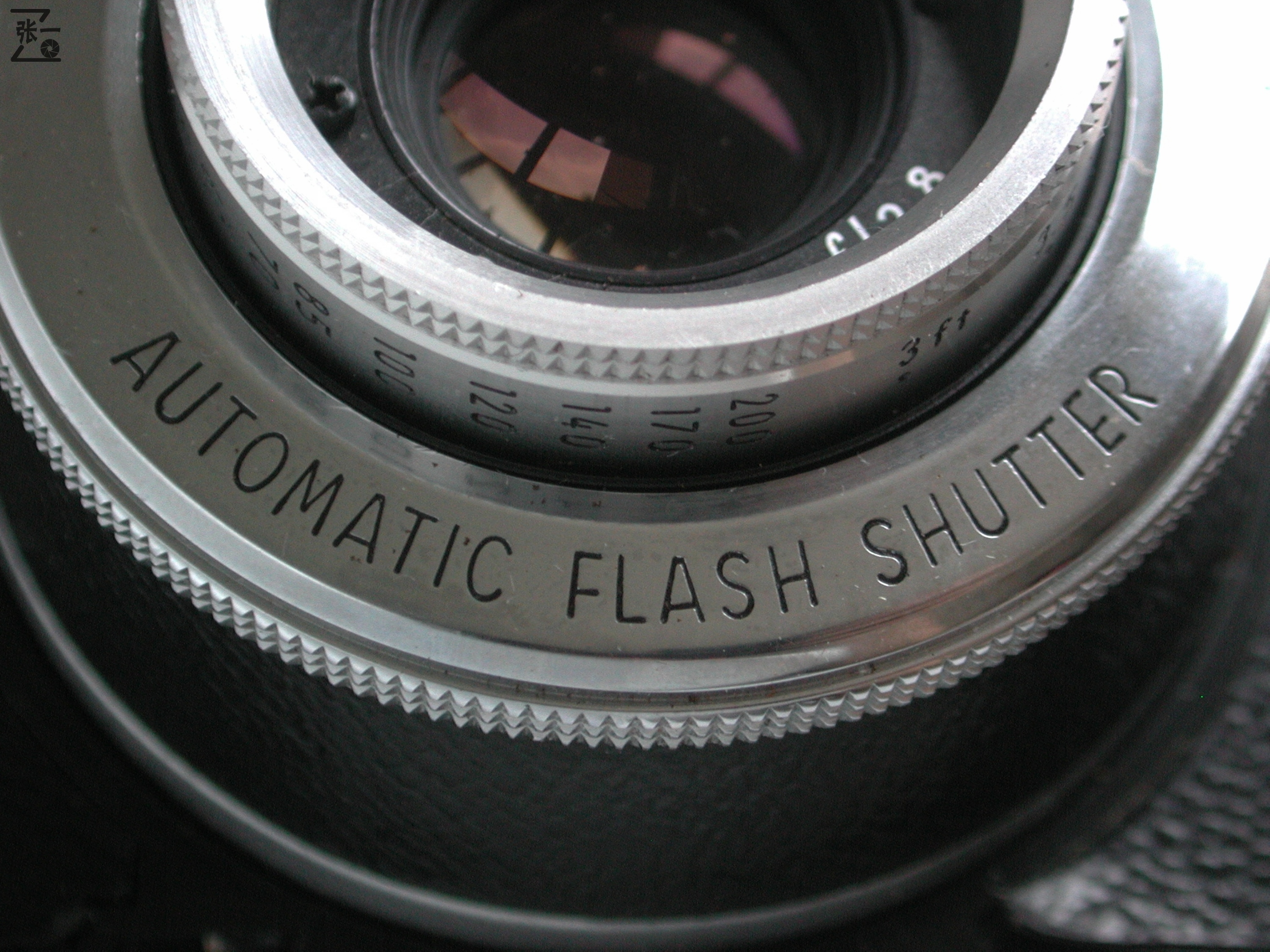 柯达最后一款发条过片的旁轴相机：Kodak Motormatic 35R4