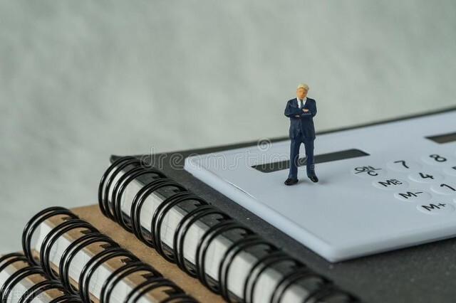 我，95后，放弃工资2150的老师工作，全职画画一年全款买上了车