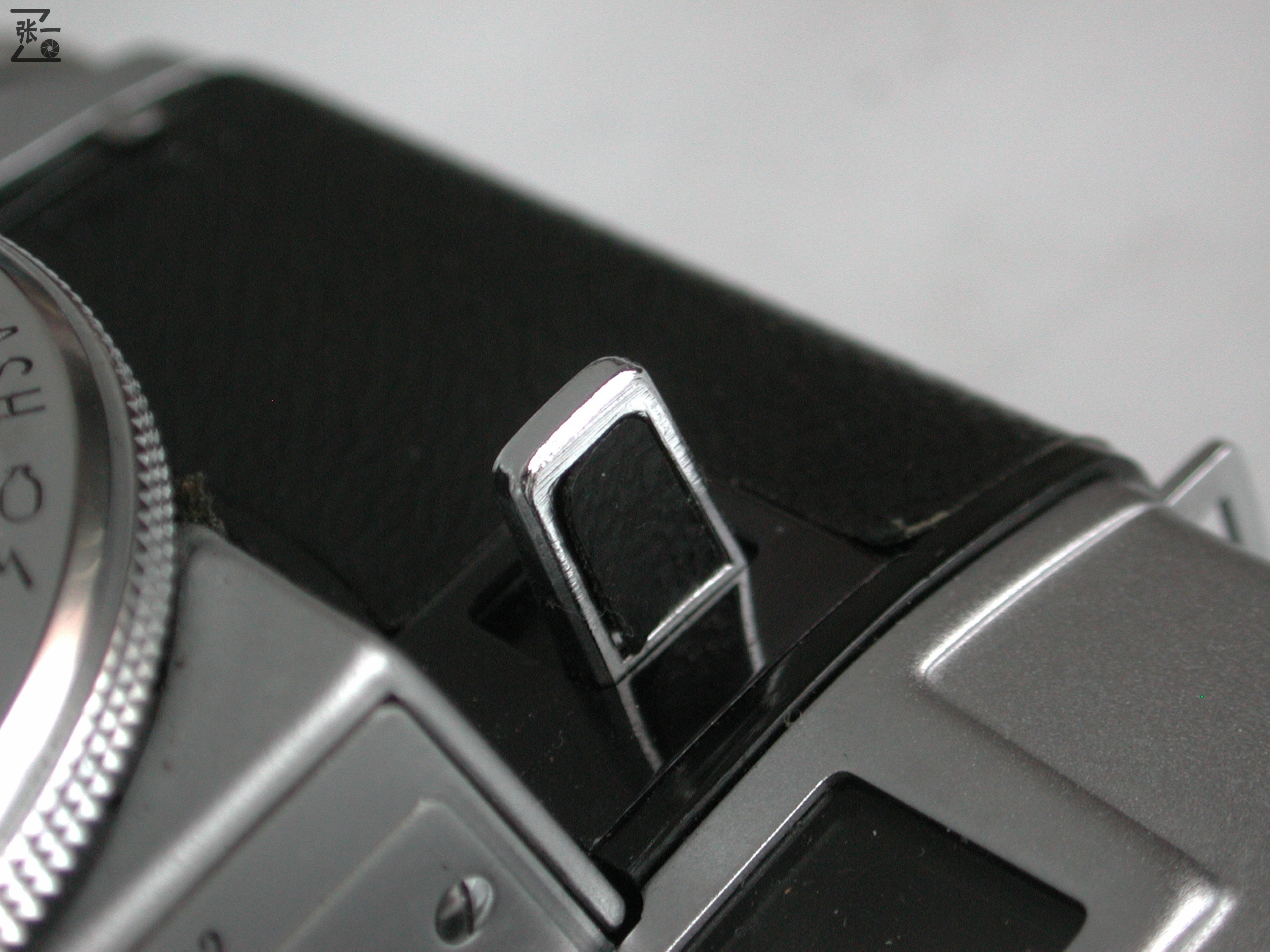 柯达最后一款发条过片的旁轴相机：Kodak Motormatic 35R4