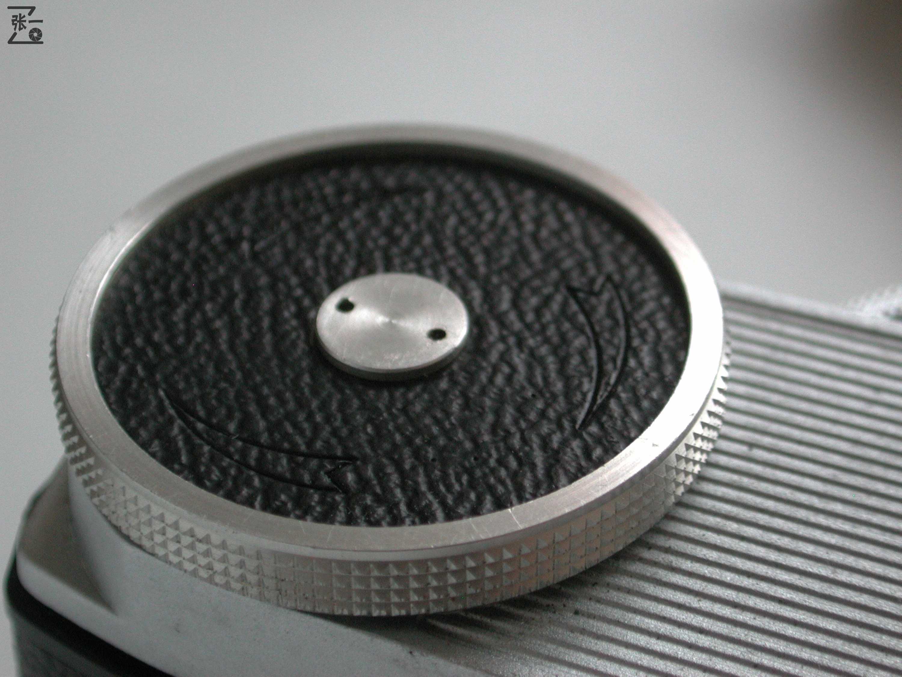 柯达最后一款发条过片的旁轴相机：Kodak Motormatic 35R4