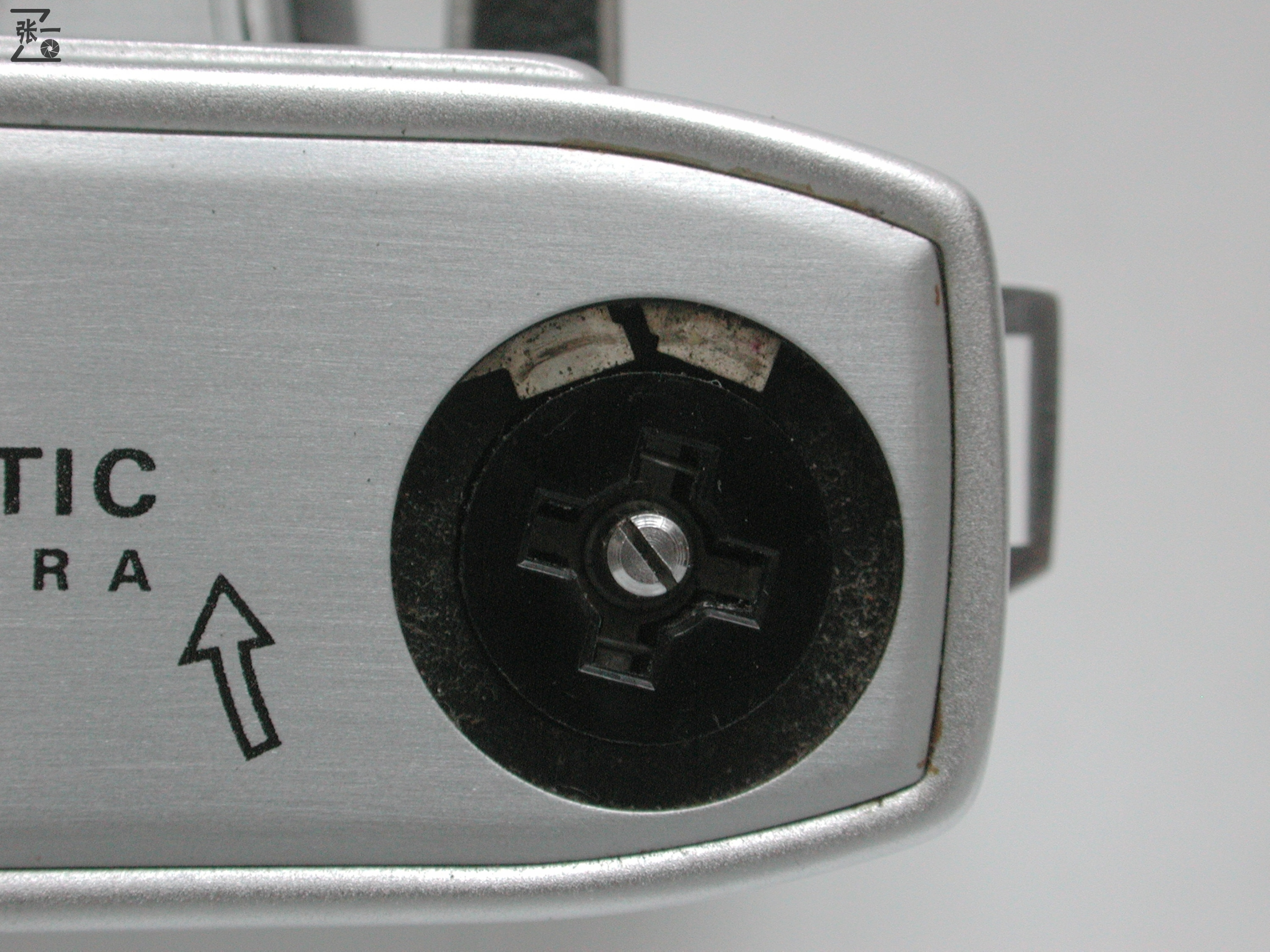 柯达最后一款发条过片的旁轴相机：Kodak Motormatic 35R4