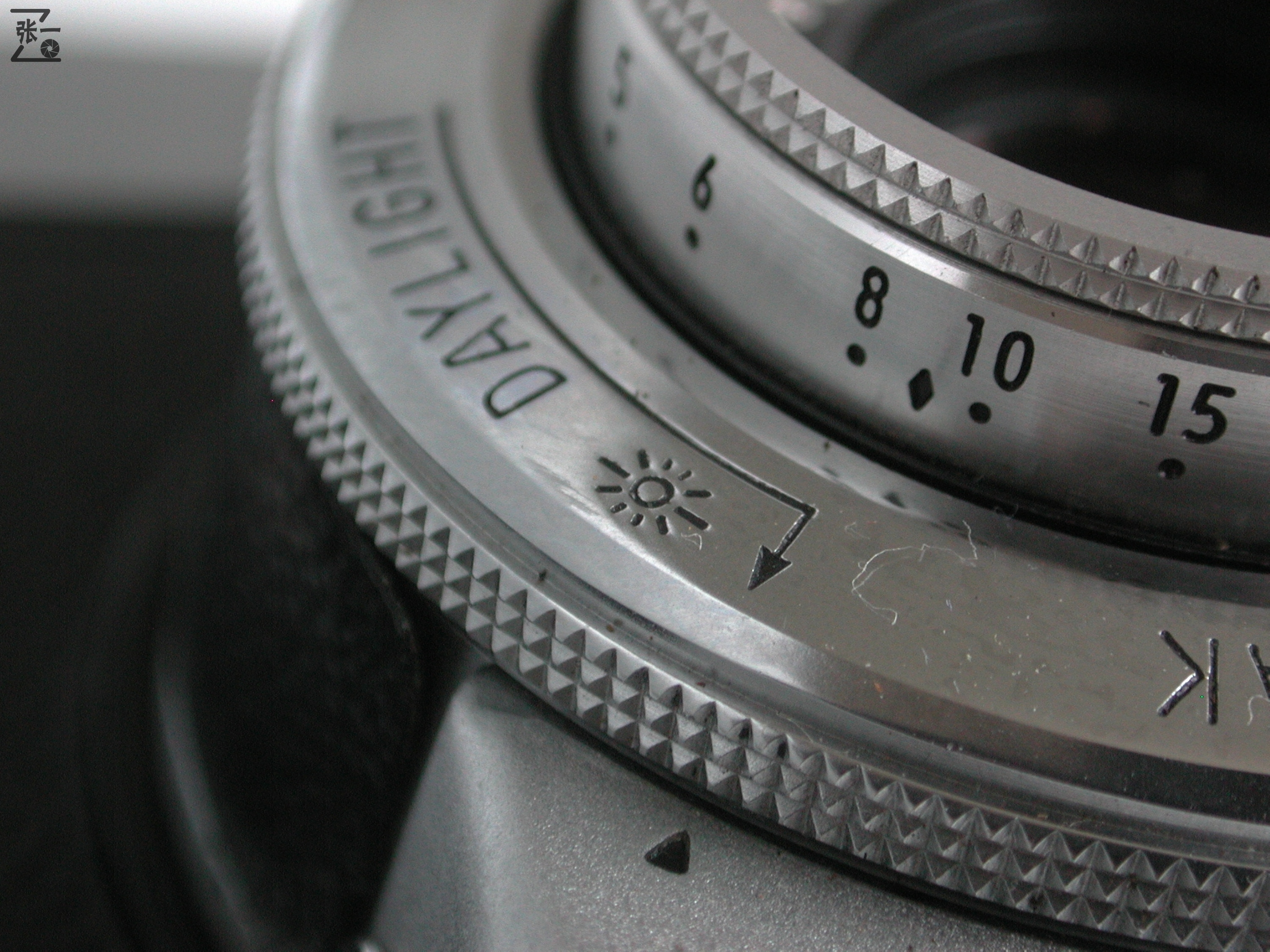 柯达最后一款发条过片的旁轴相机：Kodak Motormatic 35R4