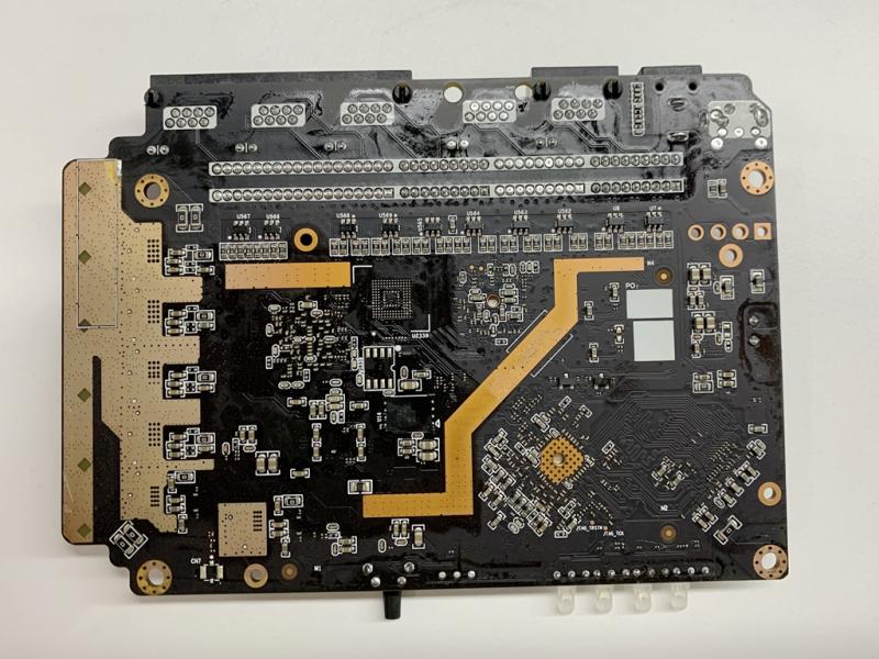 新华三5400Mbps WiFi6路由器拆解：硬件性能过剩了？