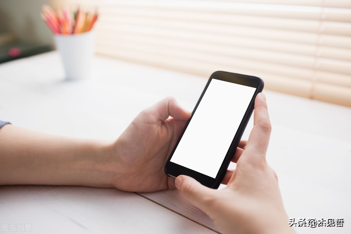 打坐后发现做这个可赚钱，一部手机就可以做的自媒体，适合普通人