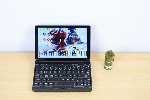 “小不点”游戏笔记本电脑评测：只有7英寸，跑分超92W