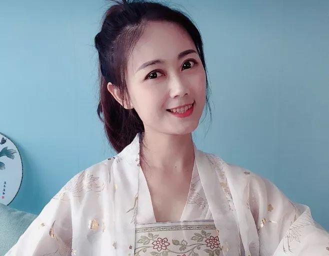 抖音上的手势舞是她带火的？创作的灵感来自......