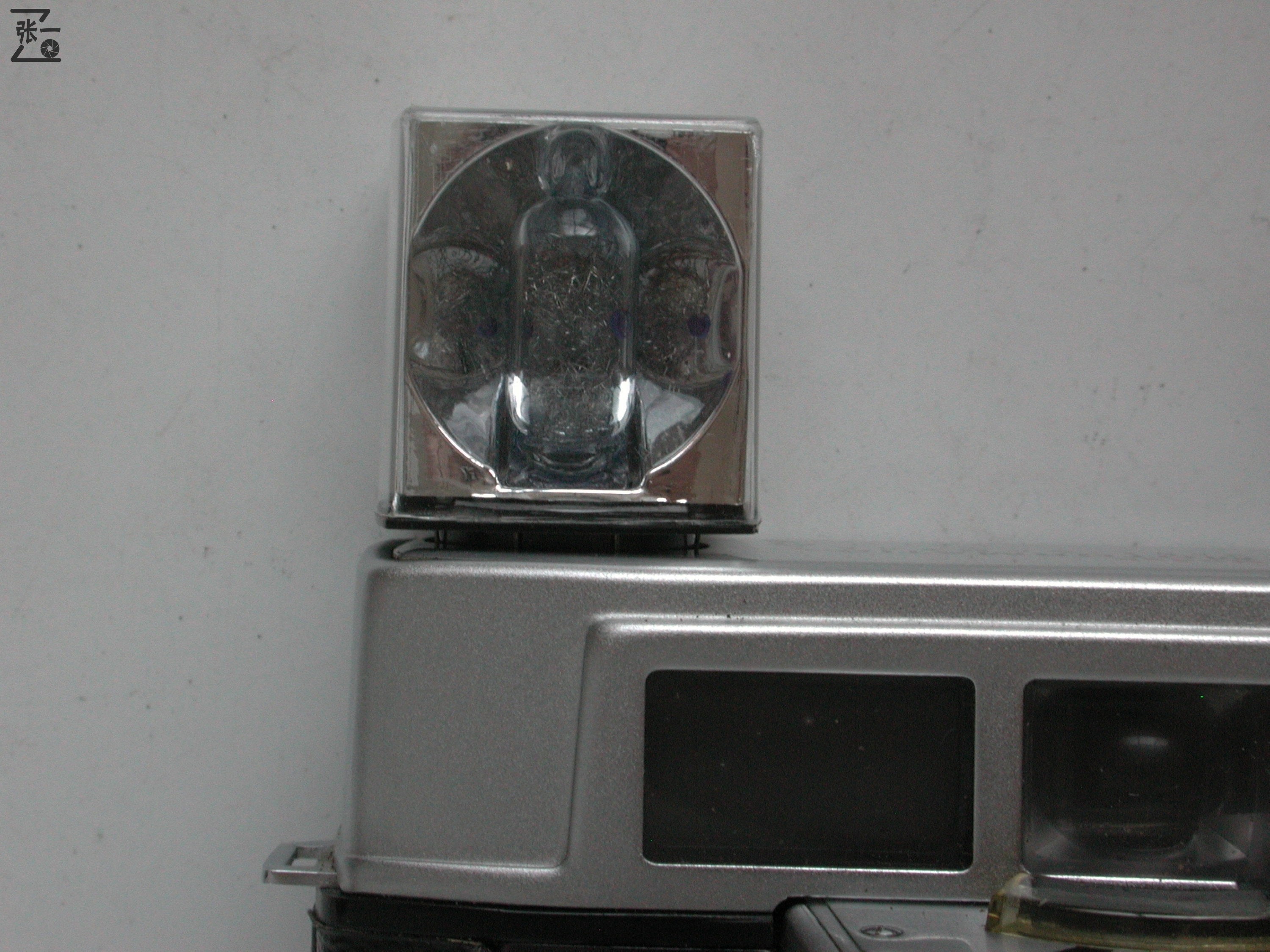 柯达最后一款发条过片的旁轴相机：Kodak Motormatic 35R4