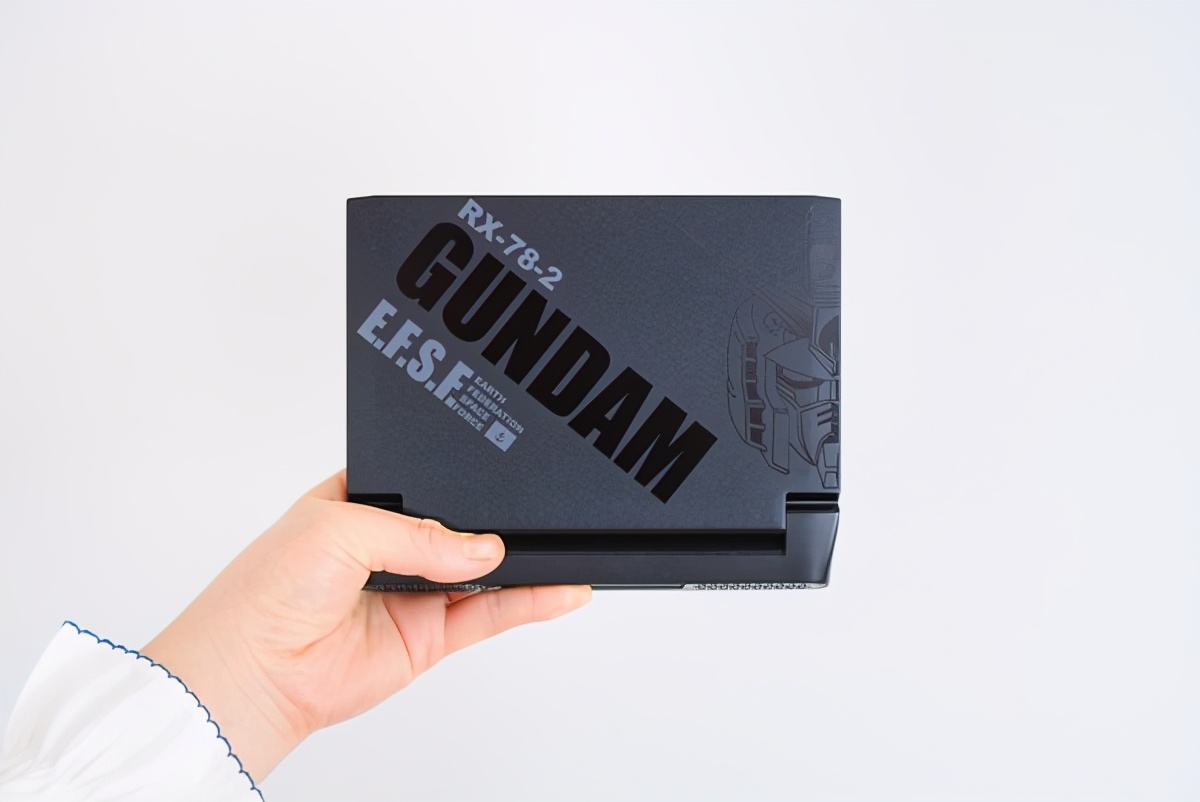 “小不点”游戏笔记本电脑评测：只有7英寸，跑分超92W