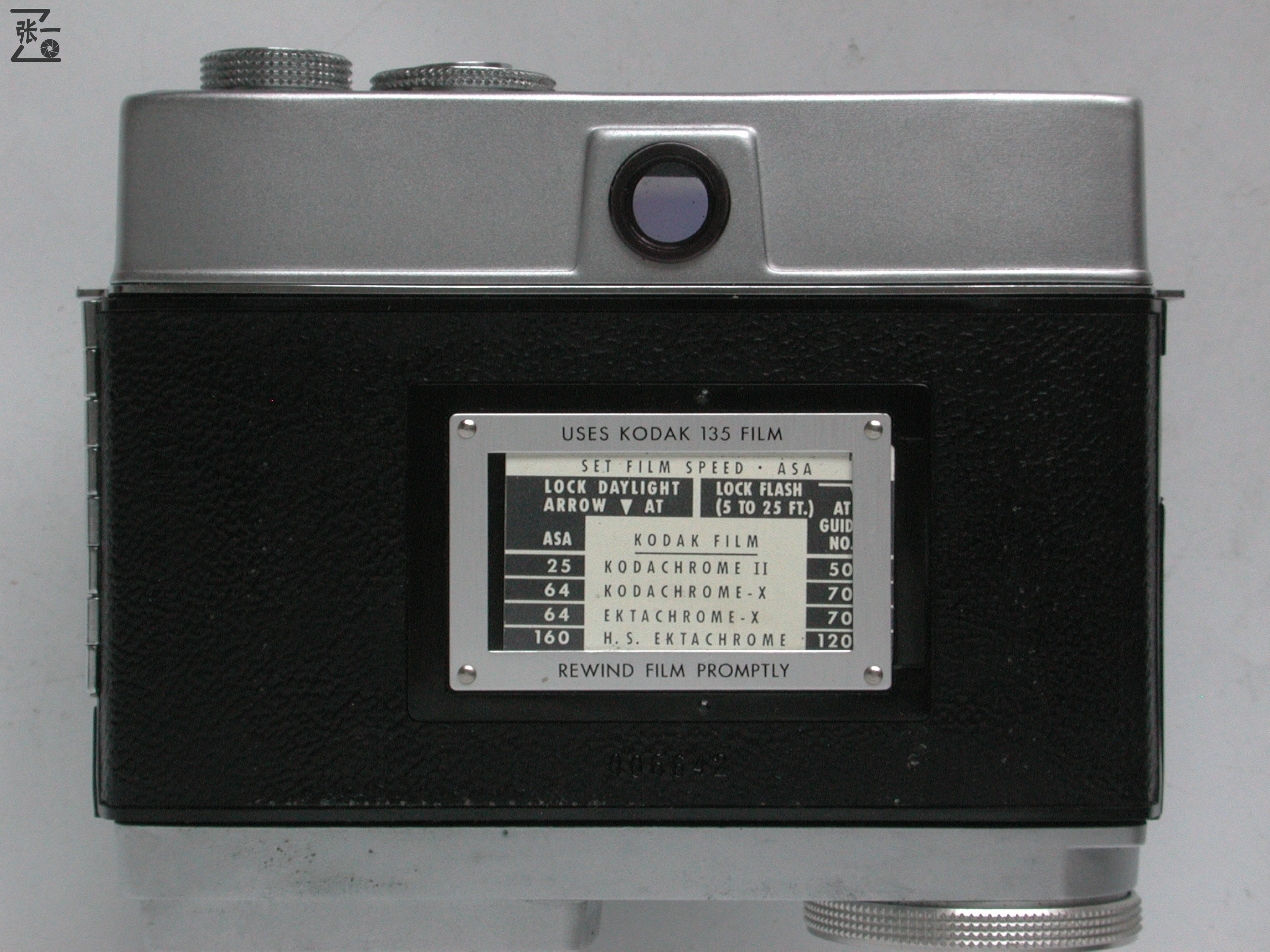 柯达最后一款发条过片的旁轴相机：Kodak Motormatic 35R4