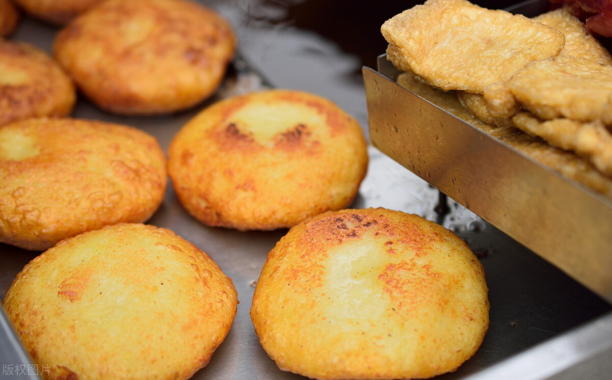 湖南大妈摆土豆摊，年赚200万，听说土豆免费，难道有其他套路？