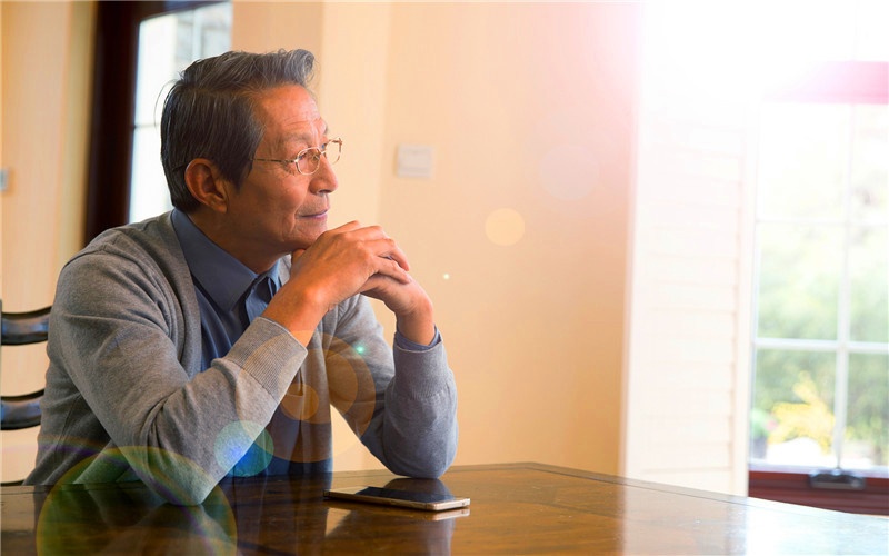 中年人生活压力太大，感觉自己扛不住了，应该怎么办？