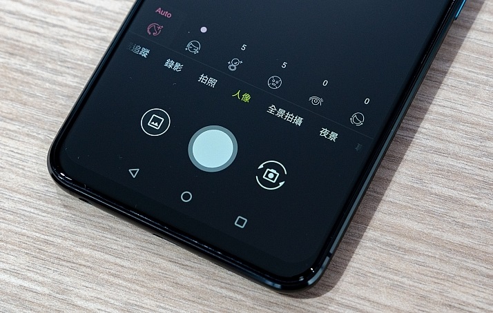 华硕ZenFone 6评测：翻转双摄令人惊艳