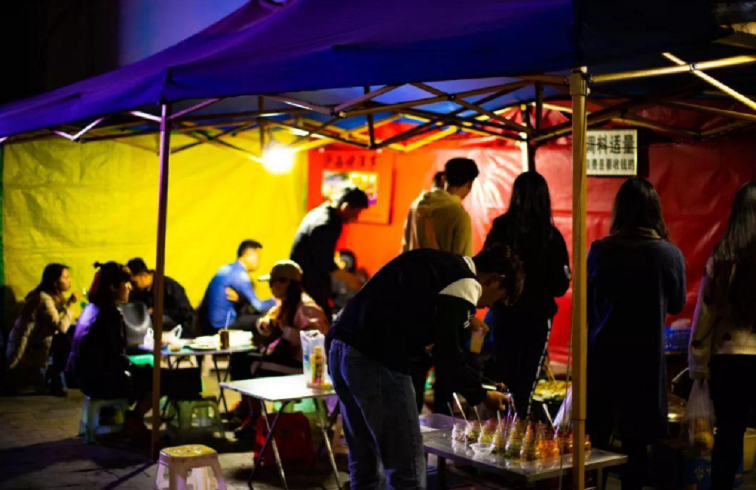 湖南大妈摆土豆摊，年赚200万，听说土豆免费，难道有其他套路？