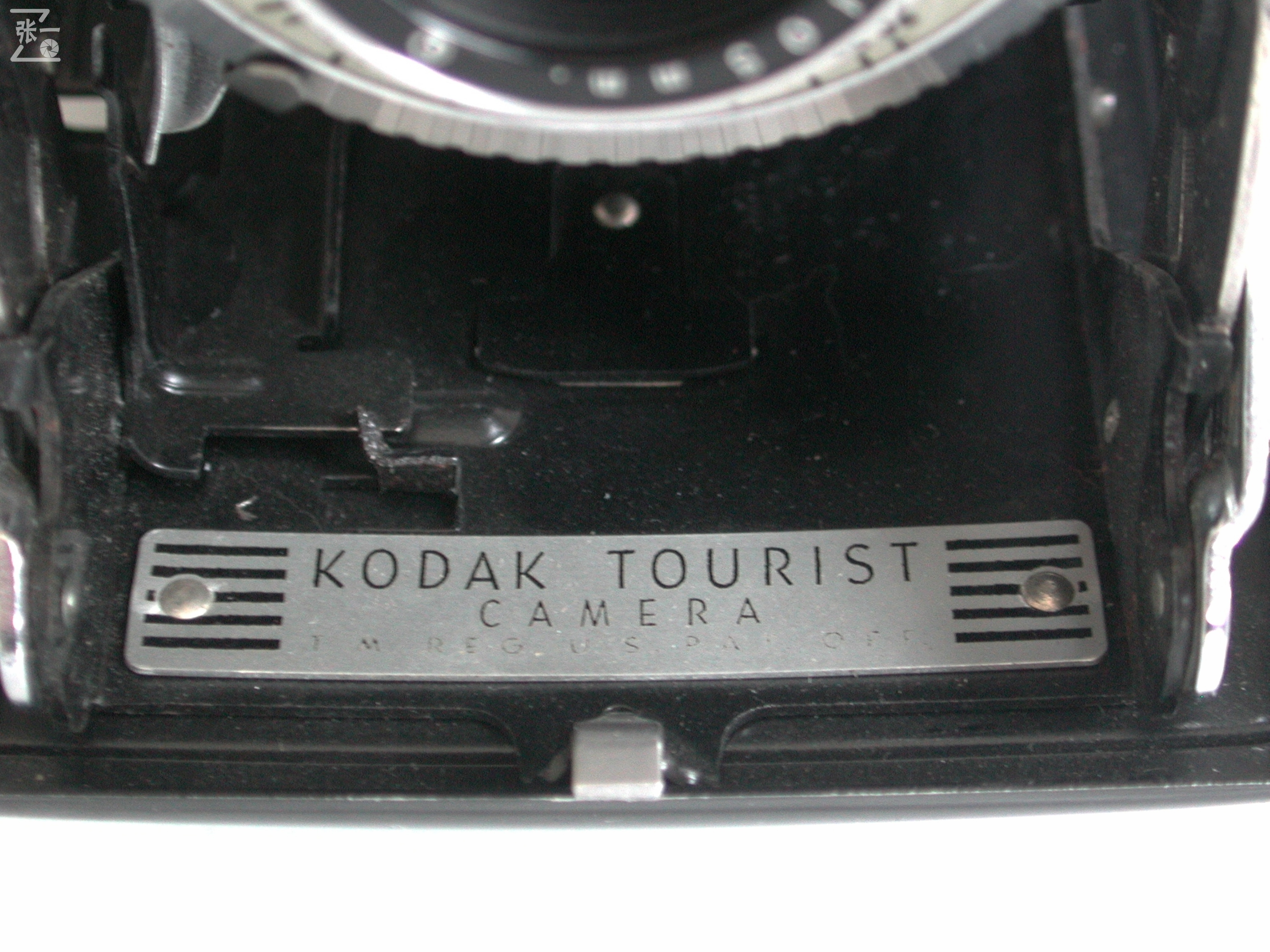 柯达最后一款发条过片的旁轴相机：Kodak Motormatic 35R4
