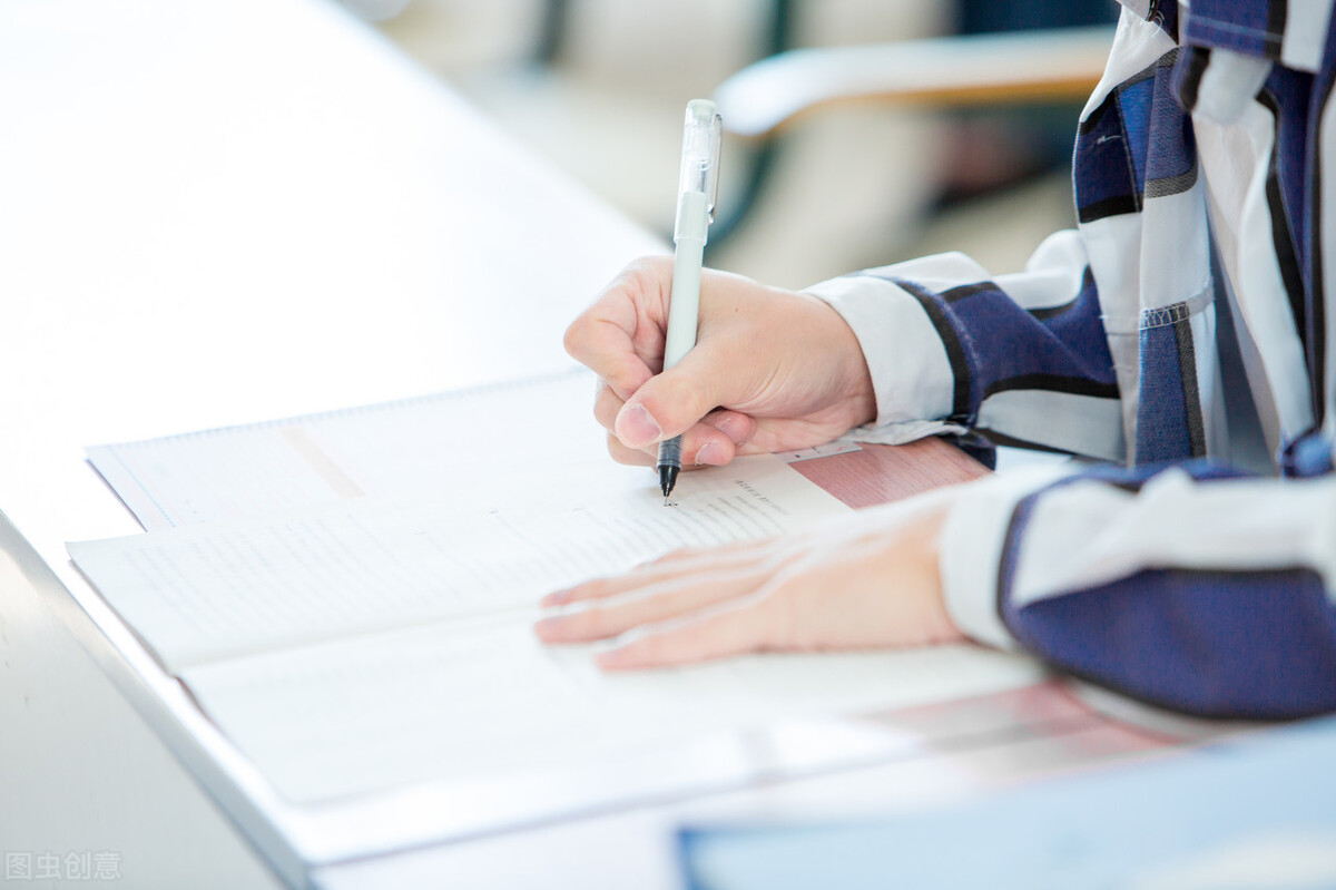 我，曾开狗肉火锅店月入10万，今工地搬砖给不起抚养费，是报应吗