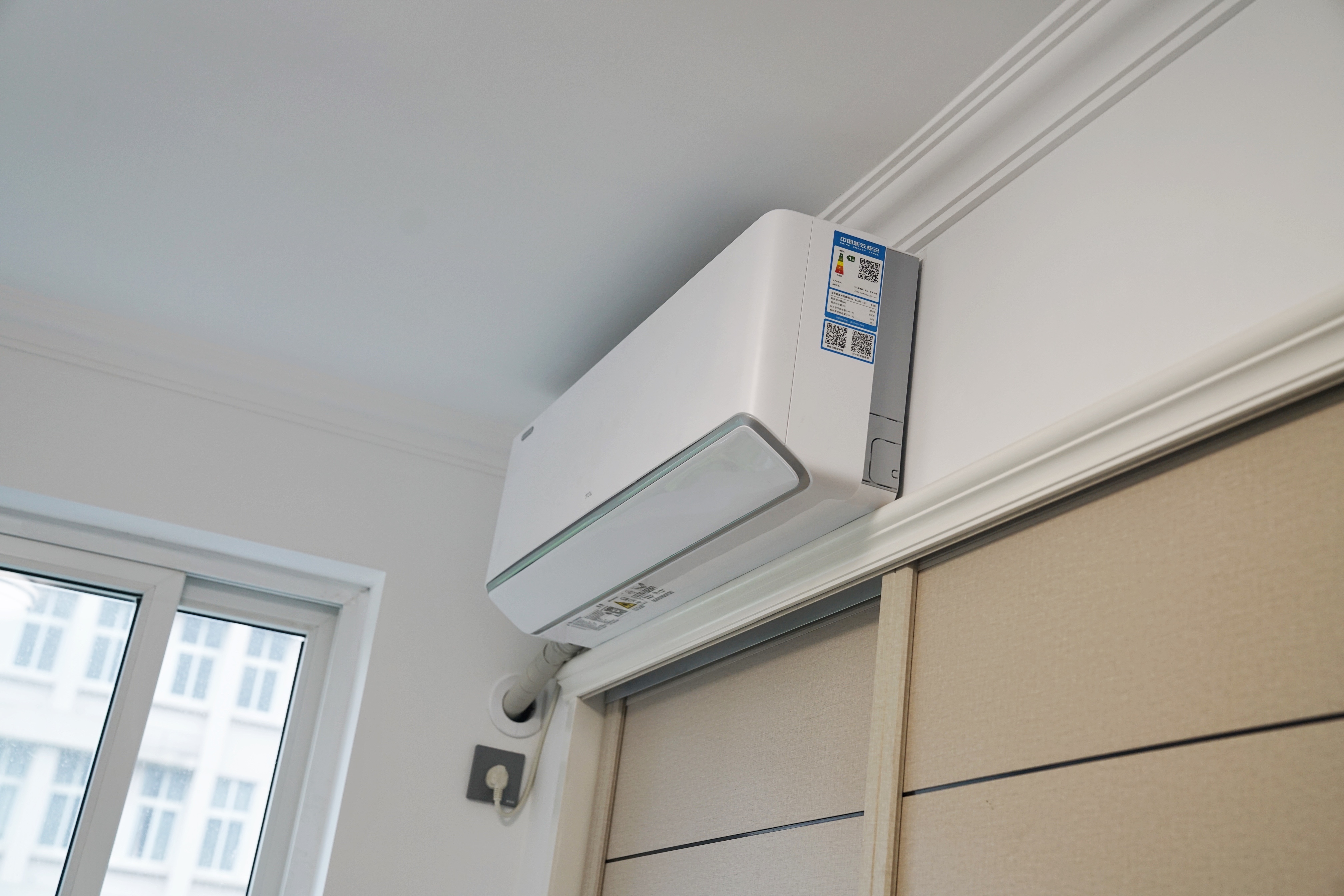 无需预埋、不用打孔—TCL卧室新风空调安装及使用实测