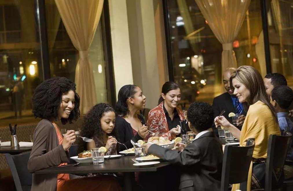 教你一个餐厅经营中的妙招！不花一分成本，增加2倍收入