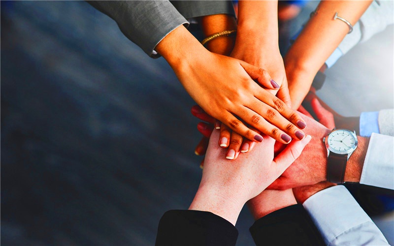 一个中年上班族，一心想辞职创业，没有资金怎么办？