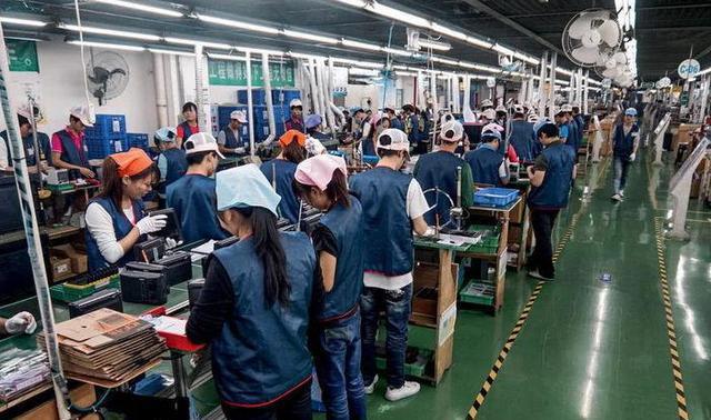 又一打工“怪象”出现：工厂包吃住不去，送外卖风里雨里却被追捧