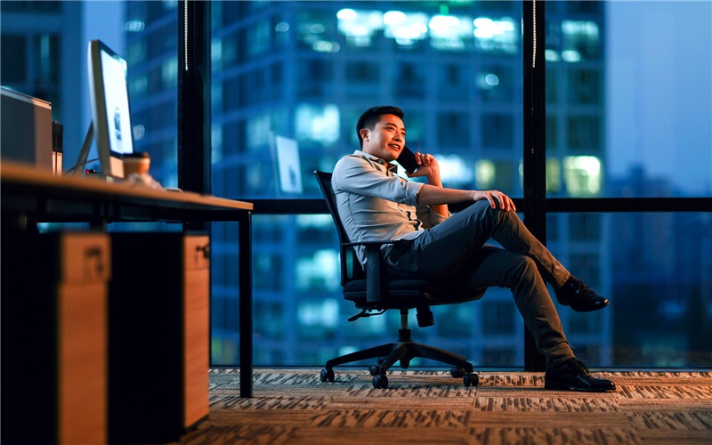 中年人负债太多，短期内无力偿还，讨债电话不断，接还是不接呢？