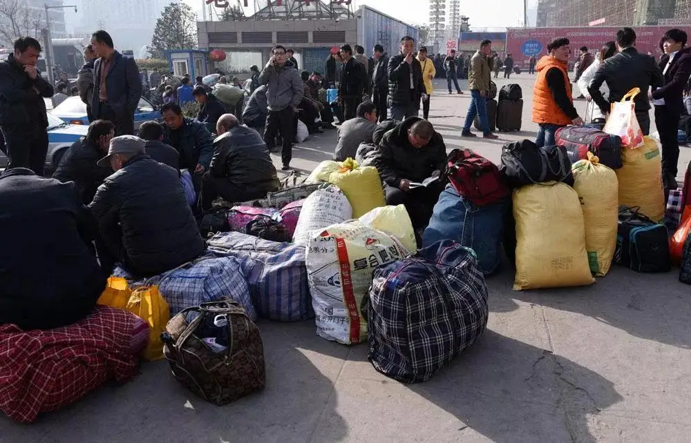 提前回家过年？2021农民工返乡潮提前，背后三个原因令人无奈