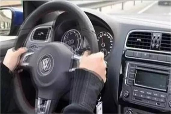 不要再抖了！常见的几种汽车抖动原因，不注意可能后果很严重