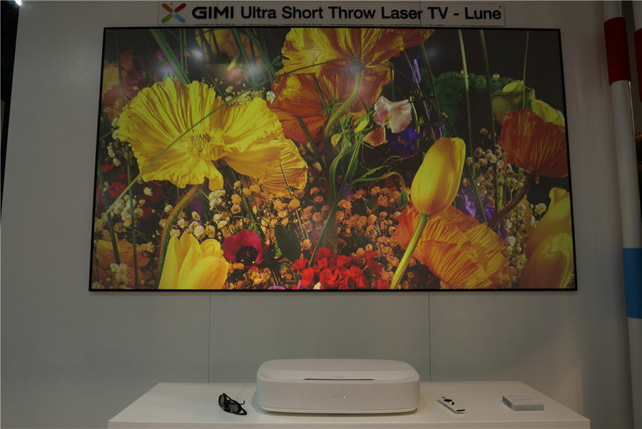 极米携4K无屏电视极光RS Pro亮相CES 2019