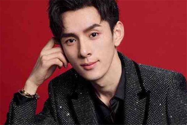 2020抖音十大人气主播排名，人民日报位列第一