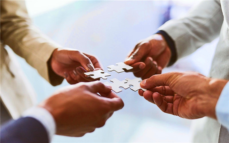 一个中年上班族，一心想辞职创业，没有资金怎么办？