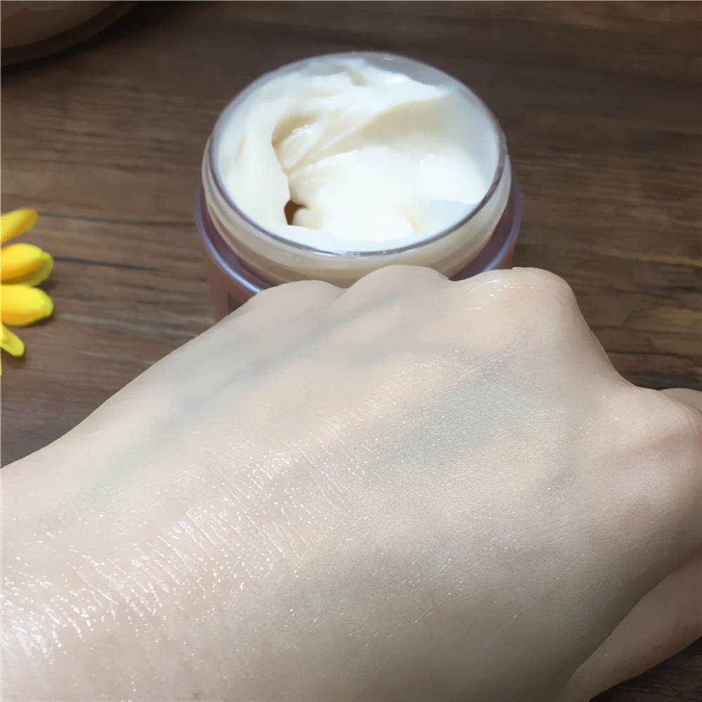 相宜本草、百雀羚、玉泽的4款超市面霜，超适合四五十岁的皮肤