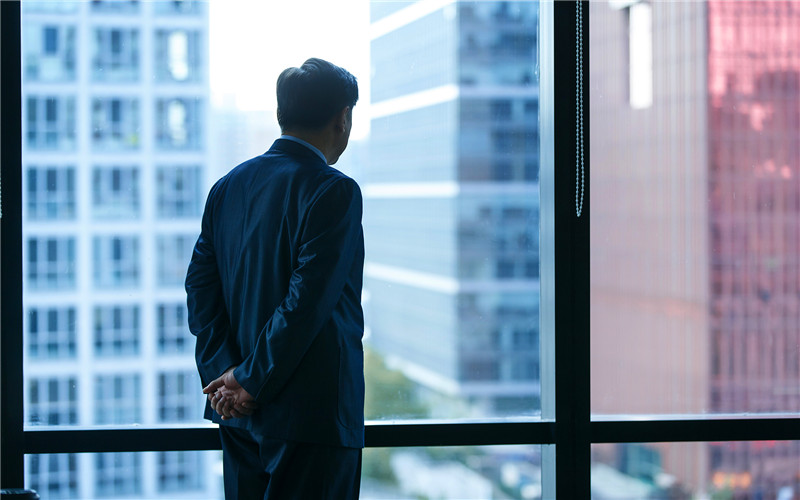 经济结构改革，不能以私营小微企业的利益损失为代价，要妥善处置