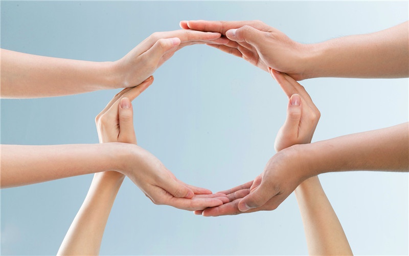 普通人想咸鱼翻身，在当前经济形势下，如何才能做到？