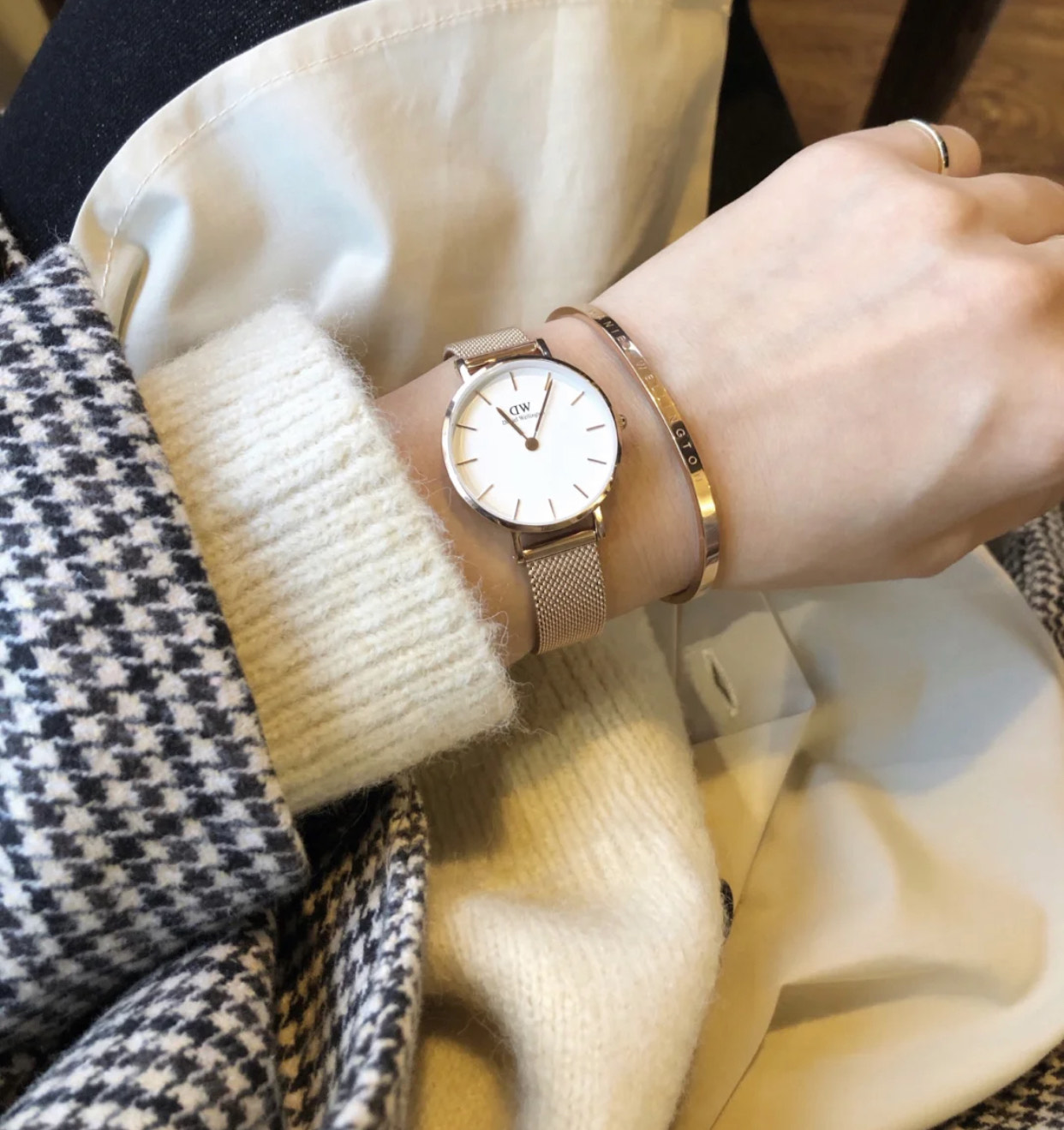 25岁女生的“千元级”手表，lolarose不值得，天梭经典