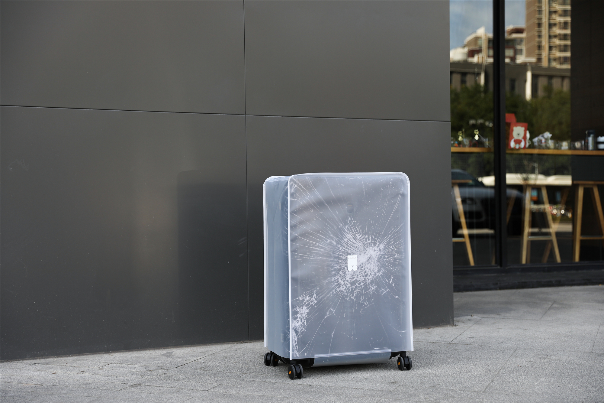 行李箱选什么？周董联名潮牌地平线8号中看不中用？