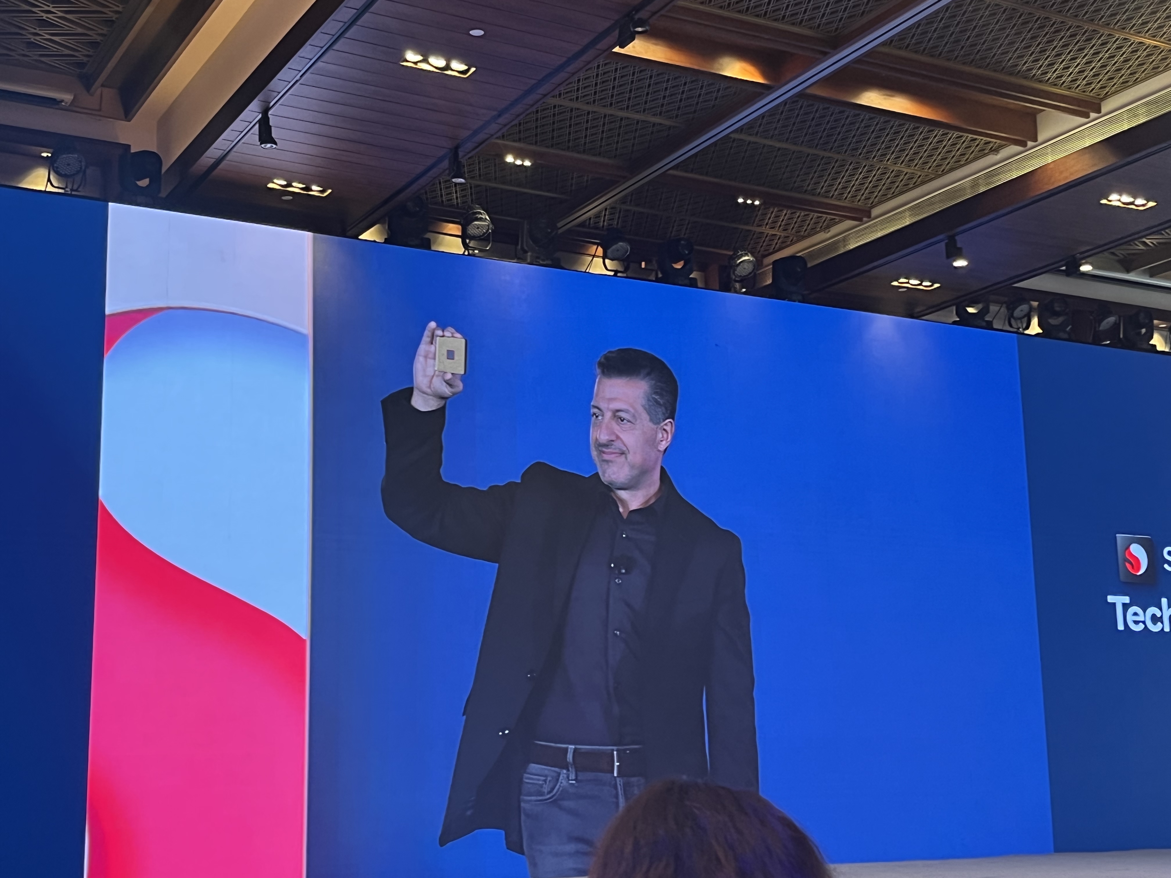 高通骁龙8移动平台发布，命名规则已改，年底开始商用