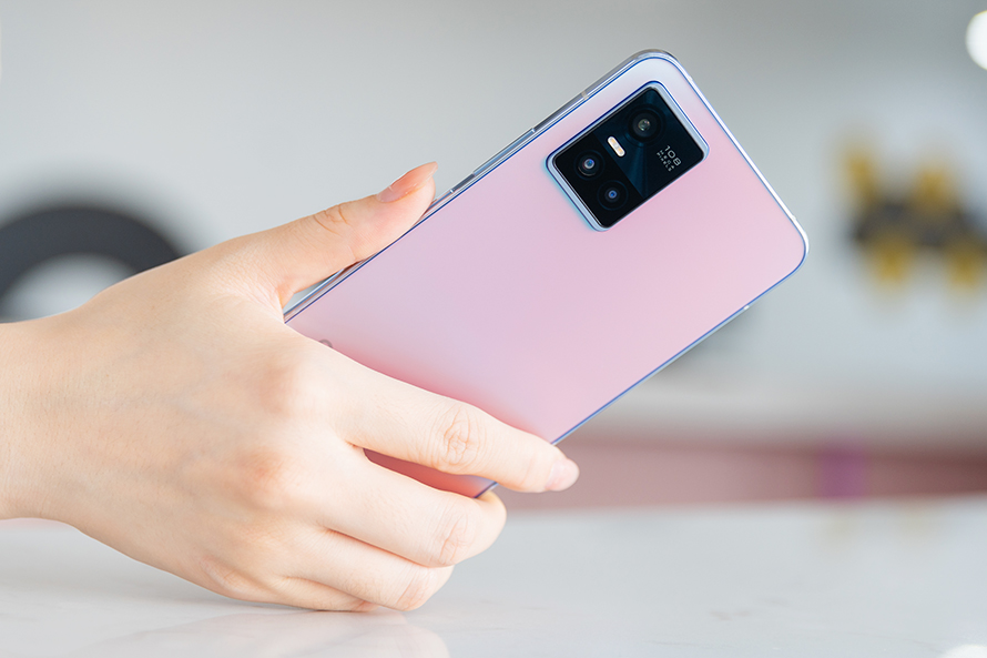 现在值得推荐的几款热销手机！日常使用完全没问题