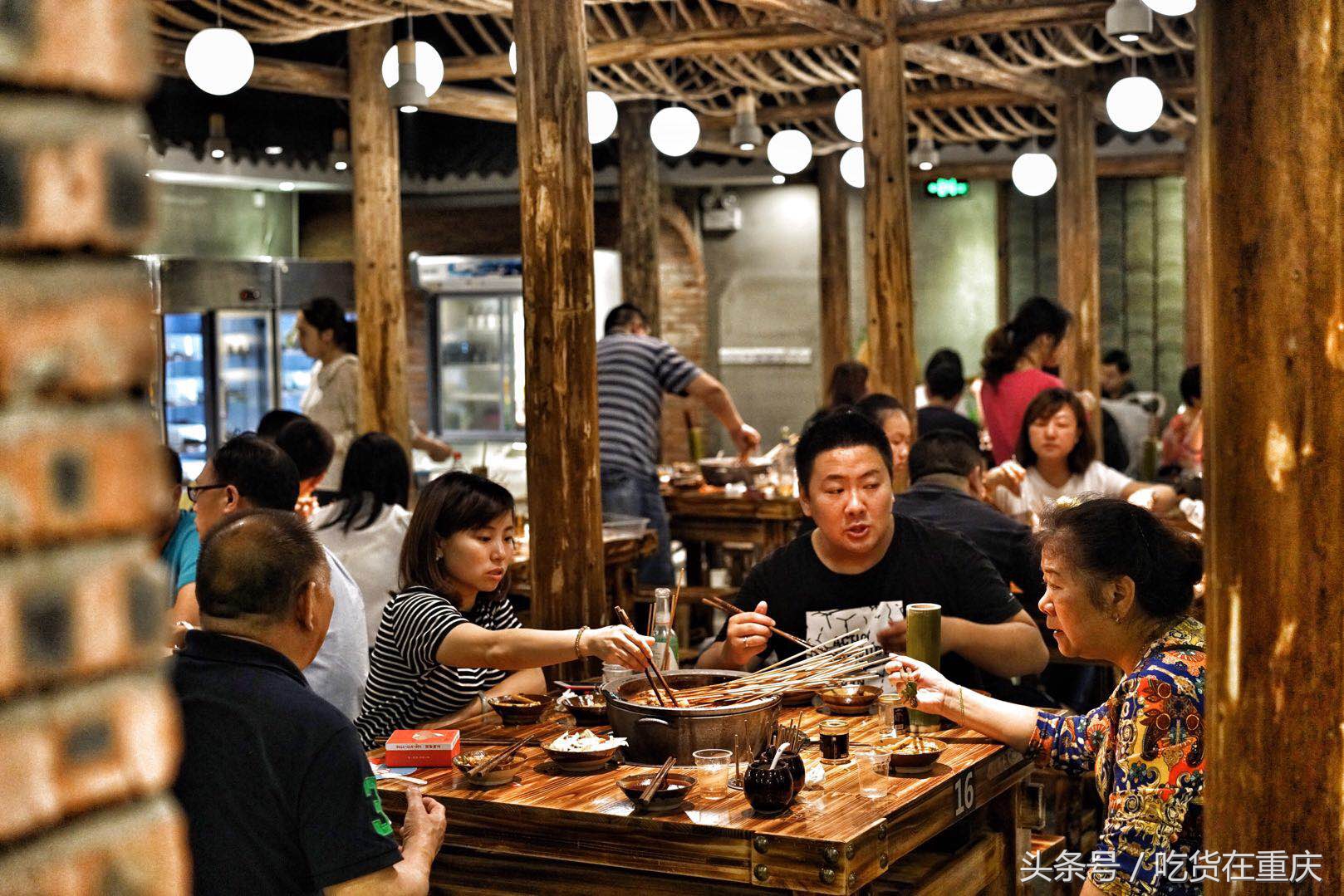 窑洞里烫砂锅串串，形式标新立异，味道到底如何？