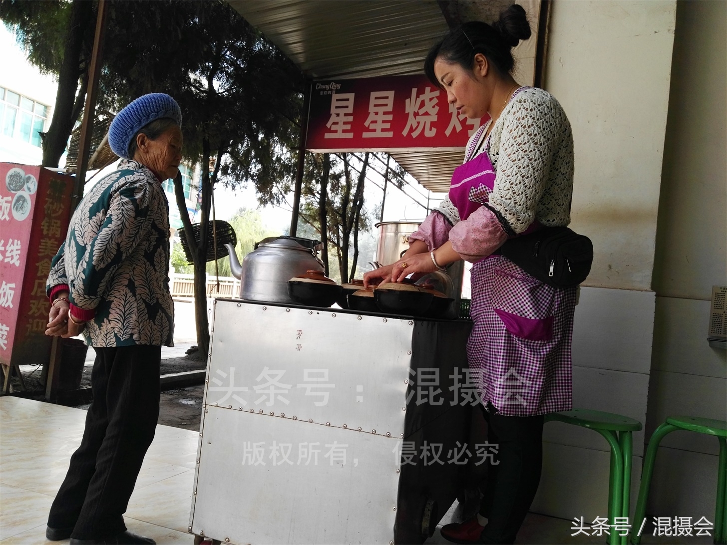 24小时熬制高汤，3小时慢煨的大凉山砂锅饭让广东煲仔也甘拜下风