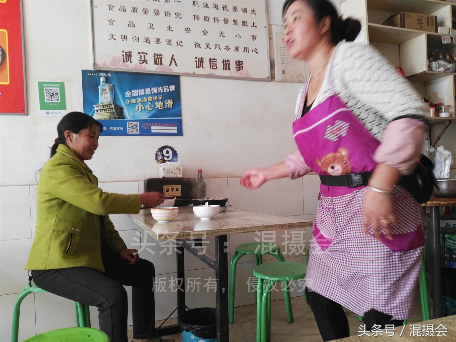 24小时熬制高汤，3小时慢煨的大凉山砂锅饭让广东煲仔也甘拜下风