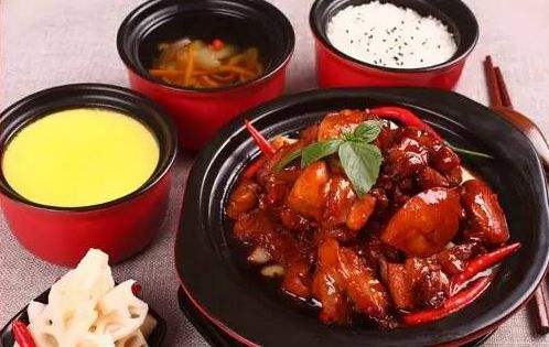 烂大街的瓦罐快餐目前还赚钱吗，看日赚1千的他是怎么说的？