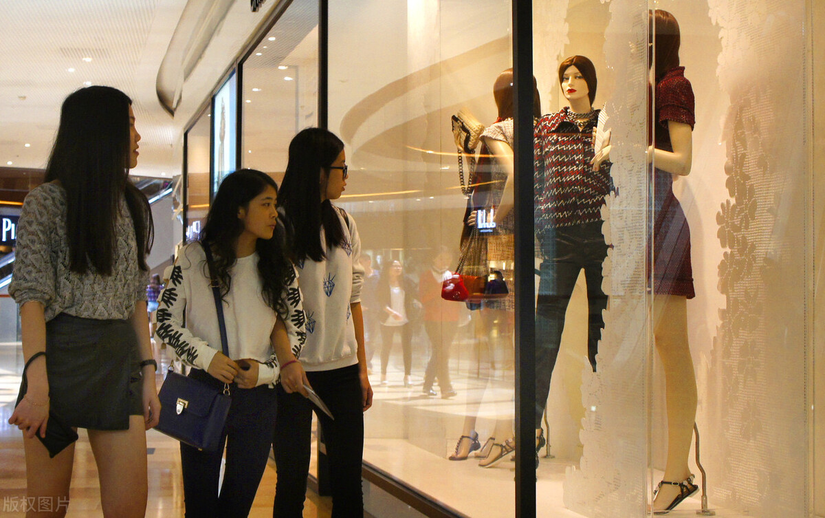 我，90后女研究生，代购8年月入5万，买了100万的宝马130平的房子