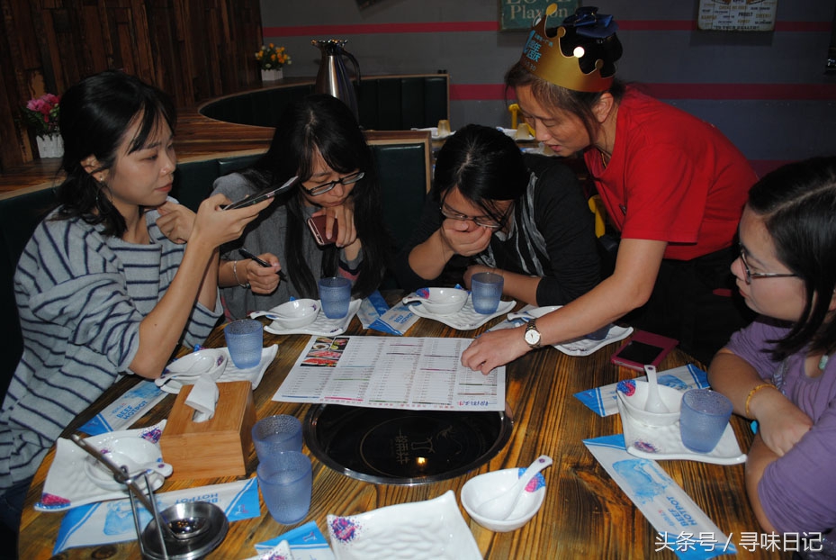 先吃后涮的火锅，一锅两头牛，吃过吗？