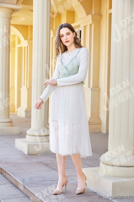 金蝶茜妮品牌女装加盟教你如何冬季穿衣搭配